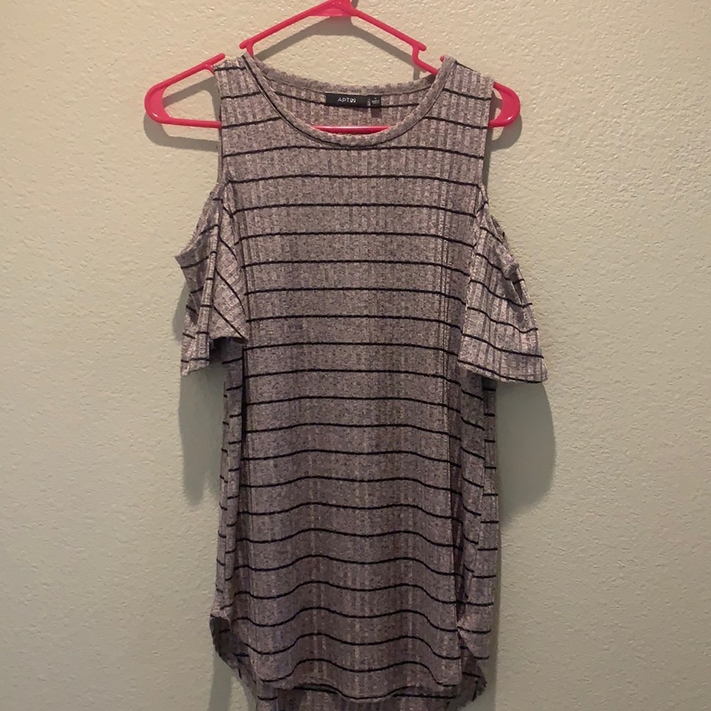 Apt 9 light pink/purple off the shoulder size s